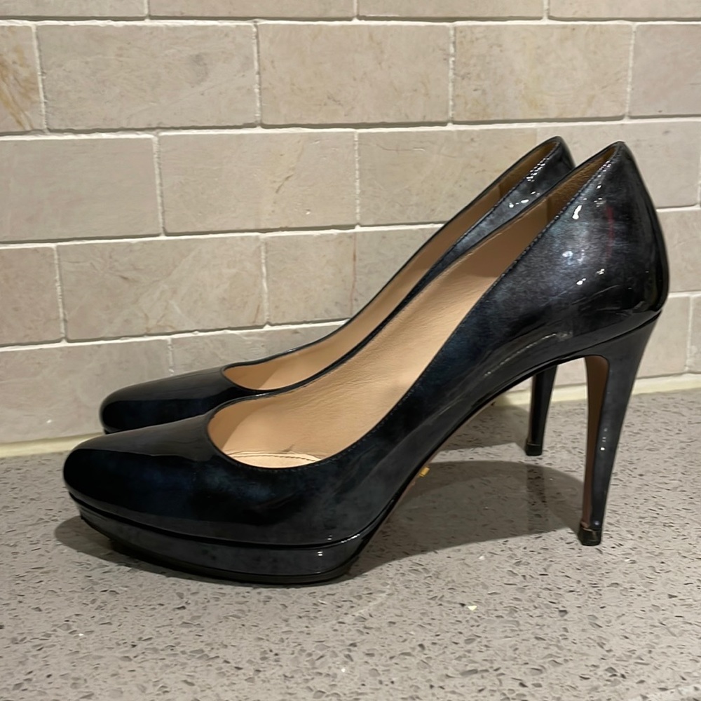 Prada patent leather heels - size 38